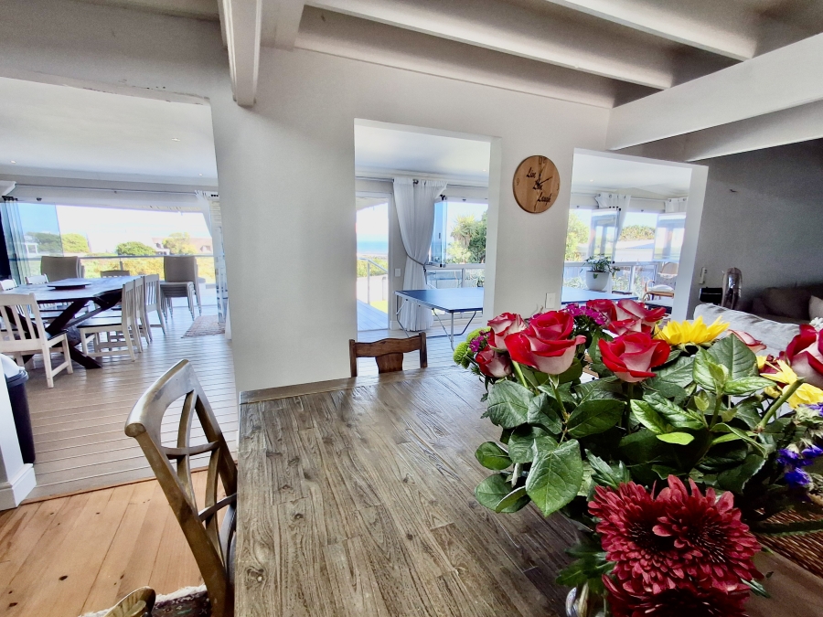 5 Bedroom Property for Sale in Grotto Bay Western Cape